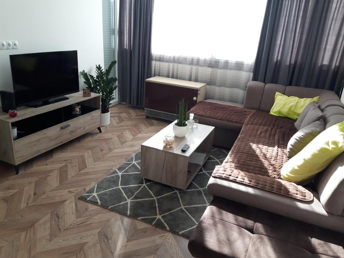 Stan Na Dan Simikic Lägenhet Bijeljina Exteriör bild